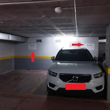 Barcelo 30, Terrace, Center, Garage On Request, Quite Neighborhood, Ba * マラガ