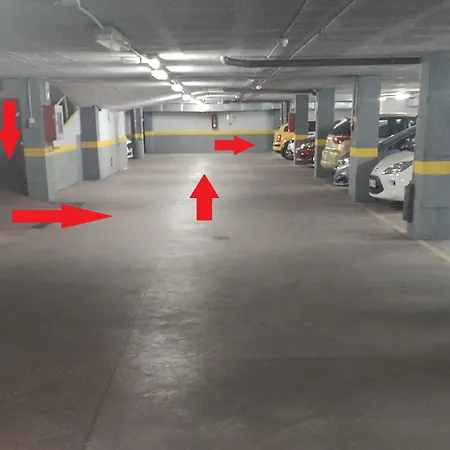 アパート Barcelo 30, Terrace, Center, Garage On Request, Quite Neighborhood, Ba マラガ